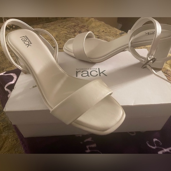 Cream heeled Sandel, very comfortable, wrap around the ankle, only worn once. - Picture 2 of 3